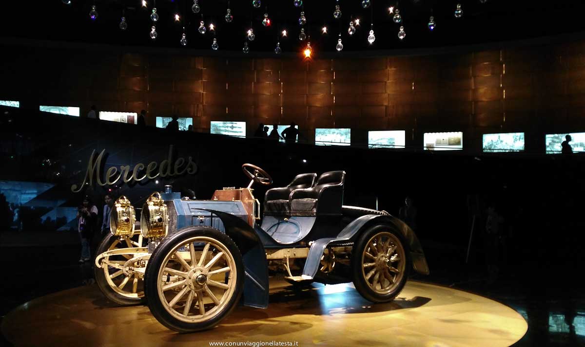 stoccarda germania museo mercedes benz