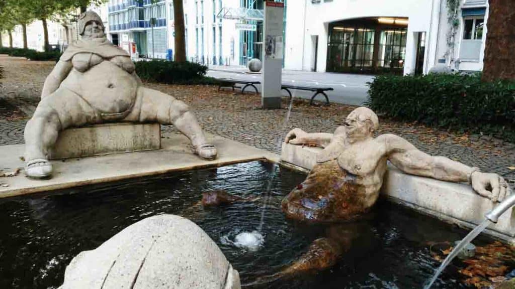 Le sculture di Peter Lenz a Costanza Germania