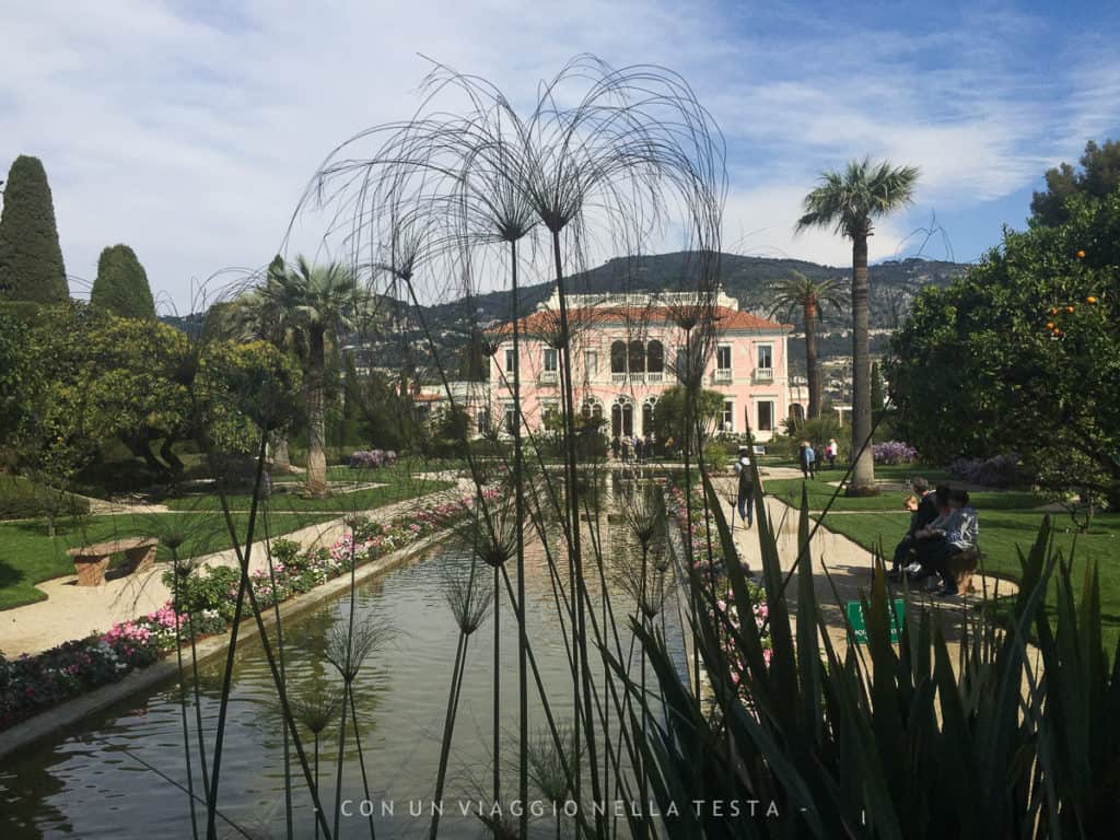 La splendida Villa Ephrussi de Rothschild vista dai giardini