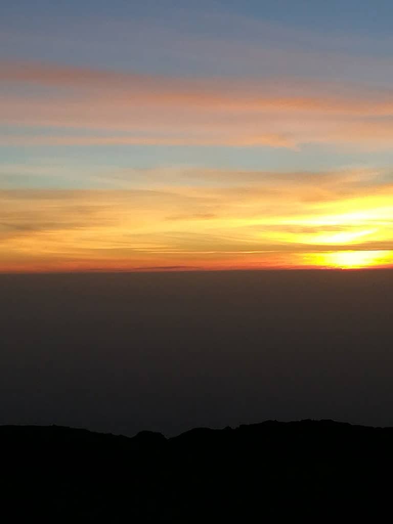 alba in cima al kilimangiaro